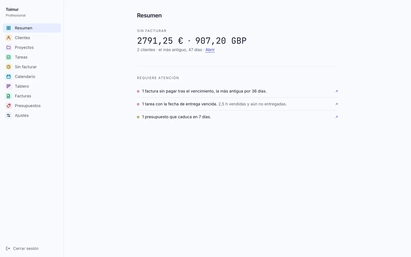 El resumen de Toimur: el trabajo pendiente de facturar y lo que requiere atención, como una factura vencida y un presupuesto a punto de caducar.